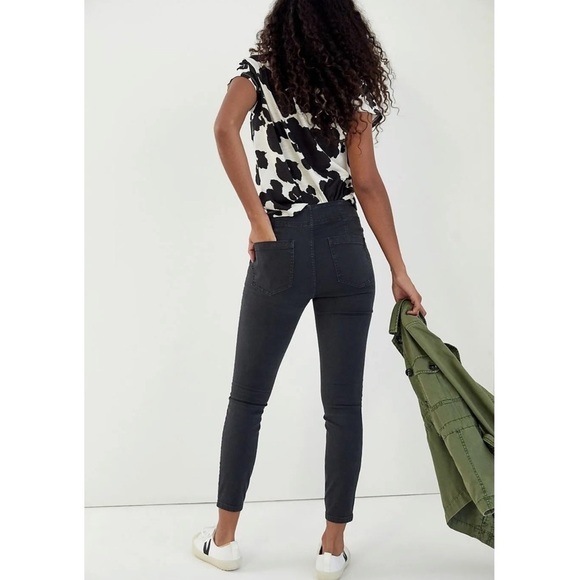 ANTHROPOLOGIE Pilcro High-rise Darted Skinny Jean Grey Black Size 26 Anthro New - Picture 2 of 7